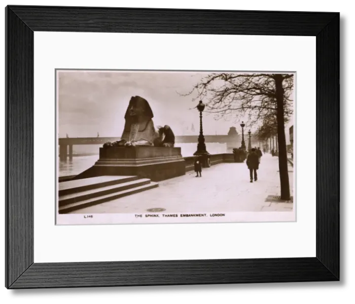 Framed Print : The Thames Embankment, London Framed Print : The Thames Embankment, London