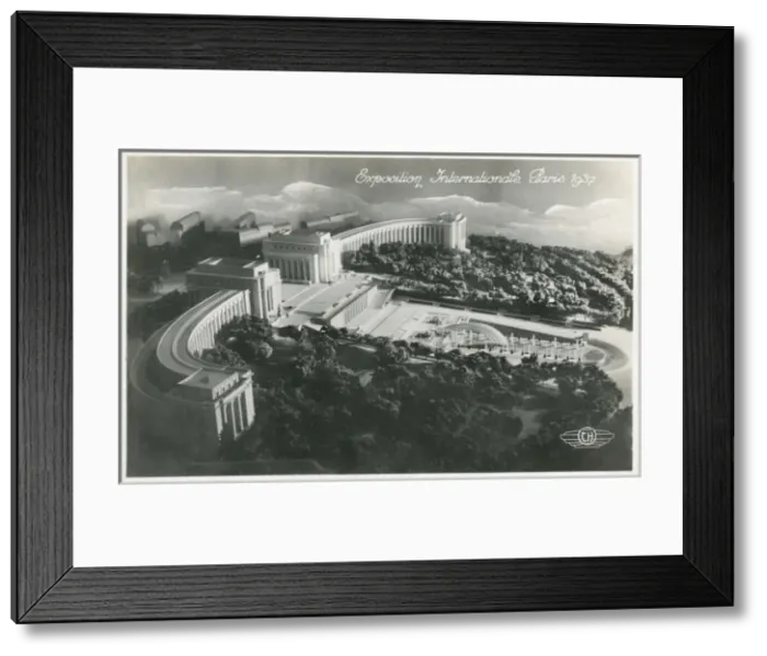 Framed Print : International Exhibition in Paris - Le Palais du Trocadero Framed Print : International Exhibition in Paris - Le Palais du Trocadero