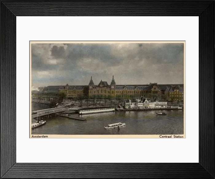 Framed Print : Centraal Station - Amsterdam - The Netherlands Framed Print : Centraal Station - Amsterdam - The Netherlands