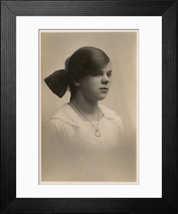 Framed Print : Maggie Wilkinson who worked at Gillespies Skiddaw Hotel Framed Print : Maggie Wilkinson who worked at Gillespies Skiddaw Hotel