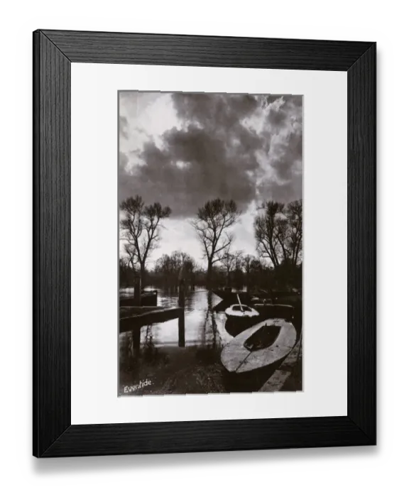 Framed Print : A shady quiet part of the Thames in West London or Surrey