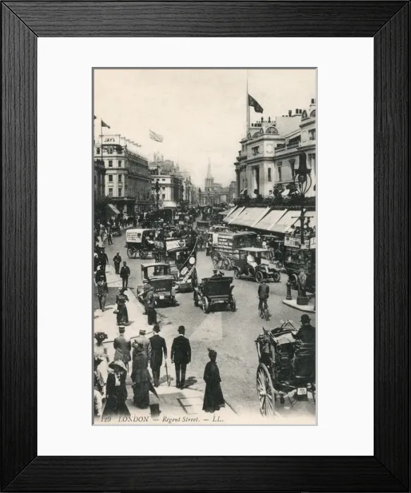 Framed Print : Busy Traffic on Regent Street, London Framed Print : Busy Traffic on Regent Street, London