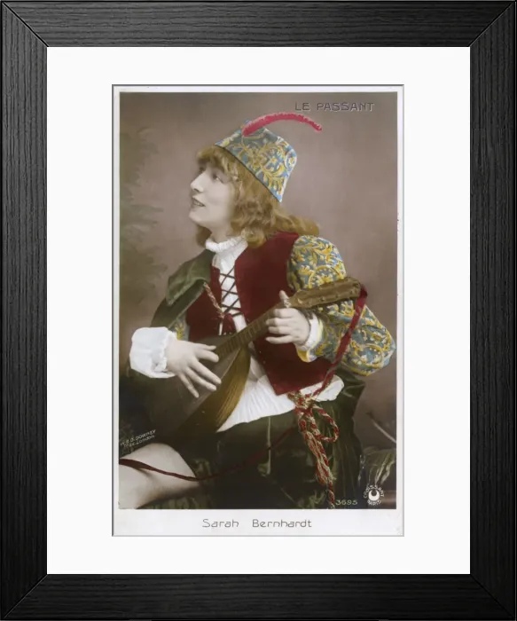 Framed Print : Sarah Bernhardt in Le Passant - playing a Lute Framed Print : Sarah Bernhardt in Le Passant - playing a Lute