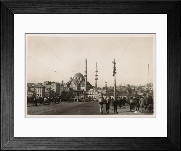 Framed Print : Yeni Camii (New Mosque) viewed from Galata Bridge, Istanbul Framed Print : Yeni Camii (New Mosque) viewed from Galata Bridge, Istanbul