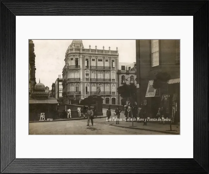 Framed Print : Calle de Muro and Puente de Piedra - Las Palmas Framed Print : Calle de Muro and Puente de Piedra - Las Palmas