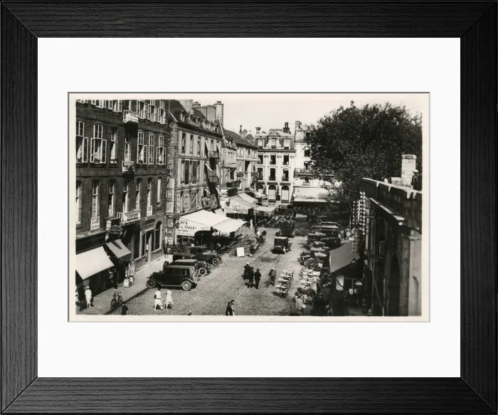 Framed Print : St Malo, Brittany, France - Place Chateaubriand Framed Print : St Malo, Brittany, France - Place Chateaubriand