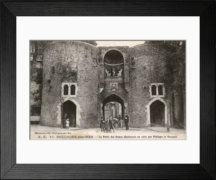 Framed Print : France - Boulogne-sur-mer - Porte des Dunes Framed Print : France - Boulogne-sur-mer - Porte des Dunes