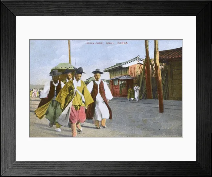 Framed Print : Sedan Chair and porters - Seoul, Korea Framed Print : Sedan Chair and porters - Seoul, Korea