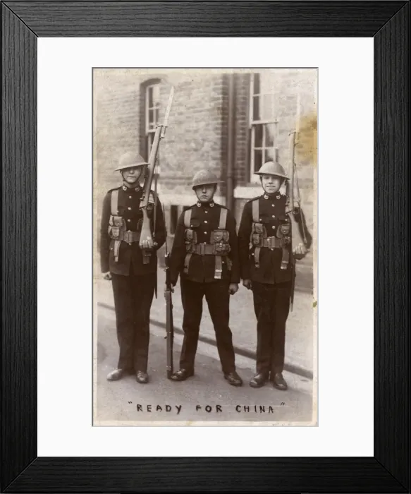 Framed Print : Ready for China - British troops prepare to depart Framed Print : Ready for China - British troops prepare to depart