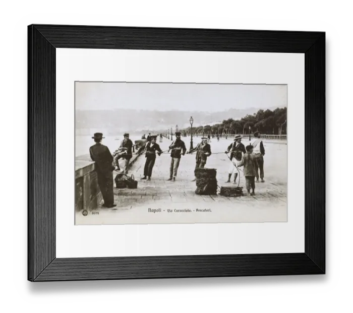 Framed Print : Naples, Italy - Fishermen pulling in their catch Framed Print : Naples, Italy - Fishermen pulling in their catch