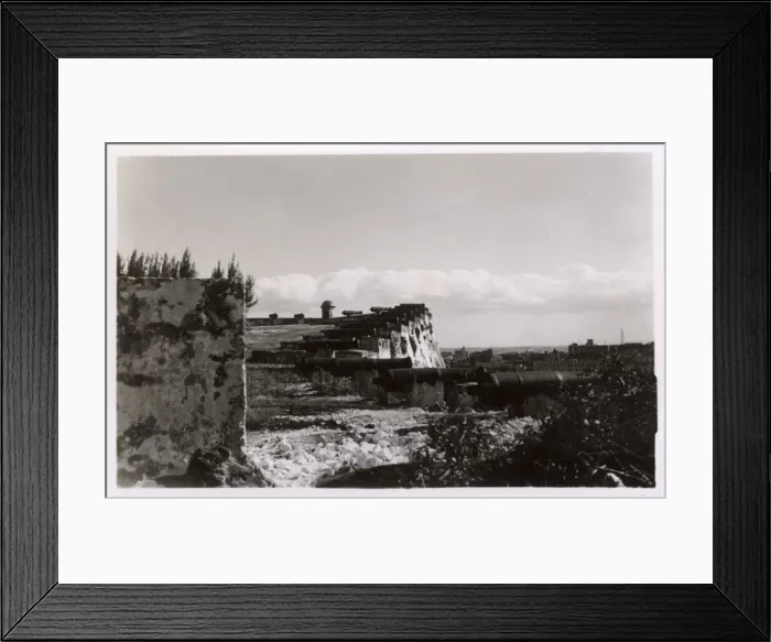 Framed Print : Havana, Cuba - The Old Fort opposite the harbour Framed Print : Havana, Cuba - The Old Fort opposite the harbour