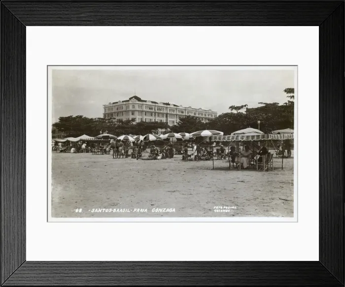 Framed Print : Santos, Brazil - Sunshades and chairs, Gonzaga Praia (Beach) Framed Print : Santos, Brazil - Sunshades and chairs, Gonzaga Praia (Beach)