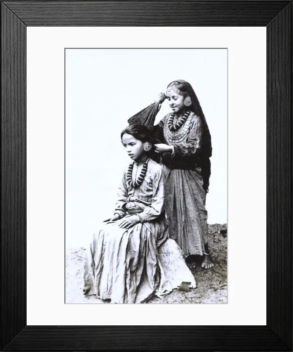 Framed Print : Traditional Hairdressing in Nepal Framed Print : Traditional Hairdressing in Nepal