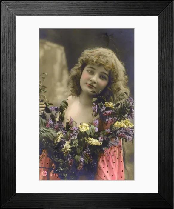 Framed Print : South African Beauty - portrait with bouquet of flowers Framed Print : South African Beauty - portrait with bouquet of flowers