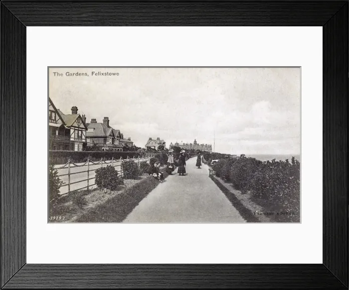 Framed Print : The Gardens, Felixstowe, Suffolk Framed Print : The Gardens, Felixstowe, Suffolk