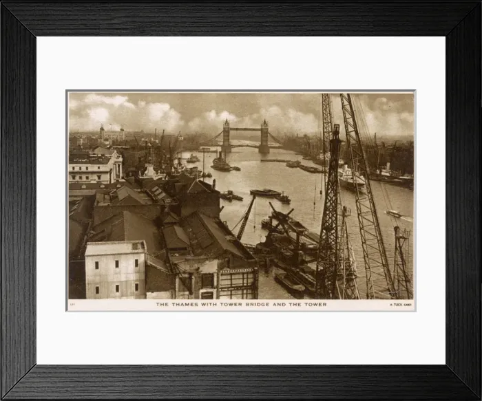 Framed Print : A View of The River Thames with Tower Bridge, London Framed Print : A View of The River Thames with Tower Bridge, London