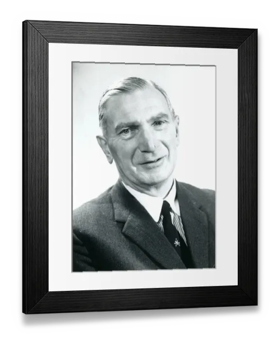 Framed Print : A. D. Baxter, MEng, FRAeS, Royal Aeronautical Society Pre? Framed Print : A. D. Baxter, MEng, FRAeS, Royal Aeronautical Society Pre?