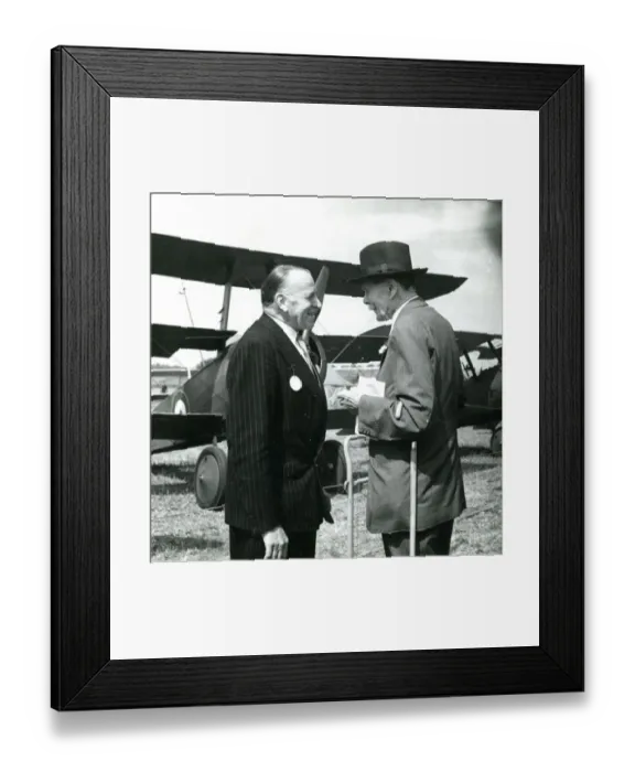 Framed Print : Claude Grahame-White, left, with Lord Trenchard at the 5? Framed Print : Claude Grahame-White, left, with Lord Trenchard at the 5?