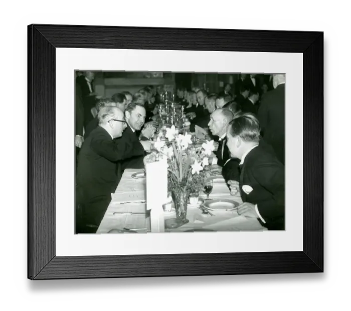 Framed Print : Guests at the Royal Aeronautical Society?s 80th annivers? Framed Print : Guests at the Royal Aeronautical Society?s 80th annivers?