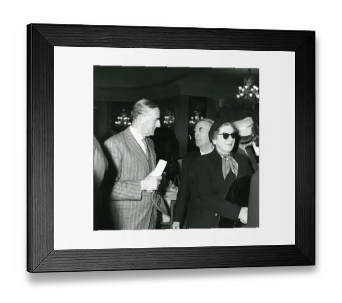 Framed Print : From left: Sir Sydney Camm listens to Capt Laurence Prit? Framed Print : From left: Sir Sydney Camm listens to Capt Laurence Prit?