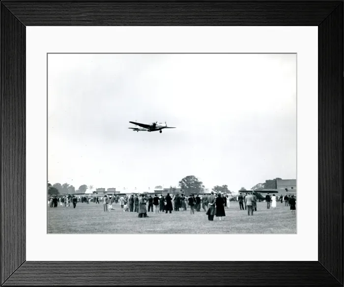 Framed Print : Vickers Wellington TX, MF526, at the 1953 Royal Aeronaut? Framed Print : Vickers Wellington TX, MF526, at the 1953 Royal Aeronaut?