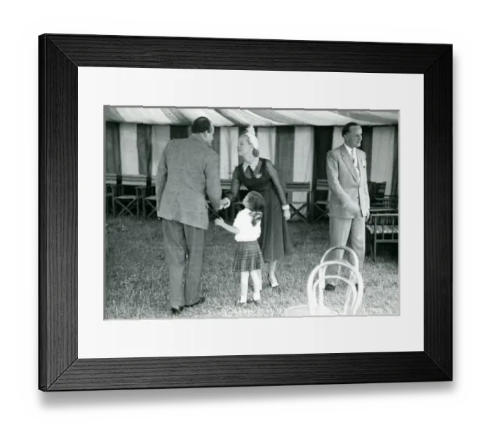Framed Print : Guests are received received by the Royal Aeronautical S? Framed Print : Guests are received received by the Royal Aeronautical S?