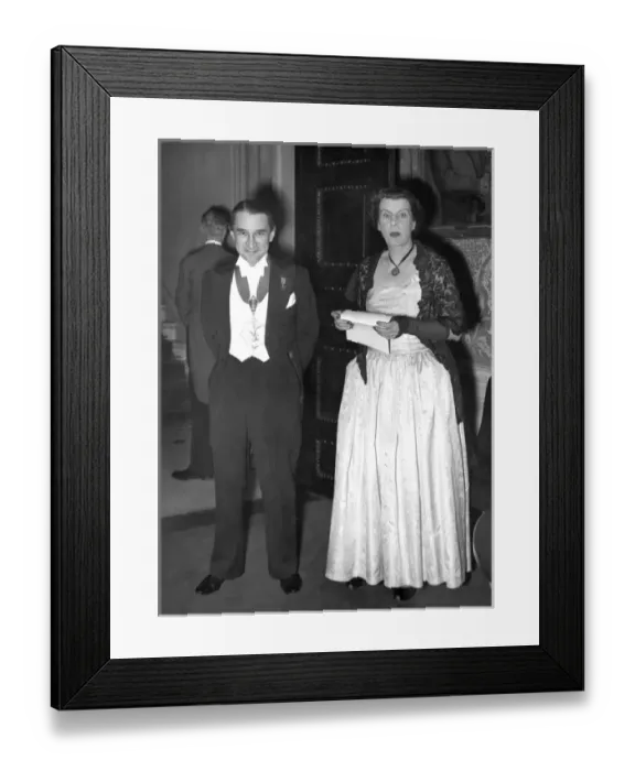 Framed Print : The Royal Aeronautical Society held a dinner at No. 4 Ham? Framed Print : The Royal Aeronautical Society held a dinner at No. 4 Ham?