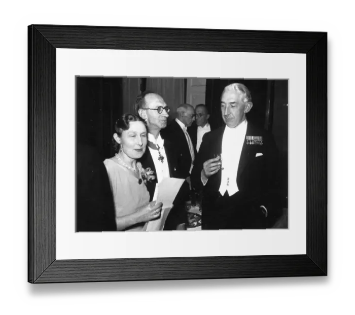 Framed Print : The Royal Aeronautical Society held a dinner at No. 4 Ham? Framed Print : The Royal Aeronautical Society held a dinner at No. 4 Ham?