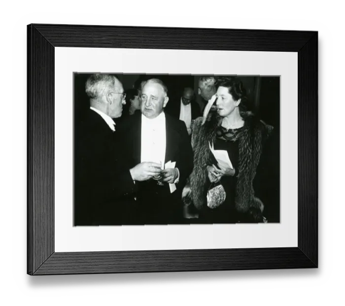 Framed Print : The Royal Aeronautical Society held a dinner at No. 4 Ham? Framed Print : The Royal Aeronautical Society held a dinner at No. 4 Ham?