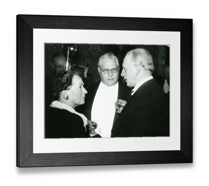 Framed Print : The Royal Aeronautical Society held a dinner at No. 4 Ham? Framed Print : The Royal Aeronautical Society held a dinner at No. 4 Ham?