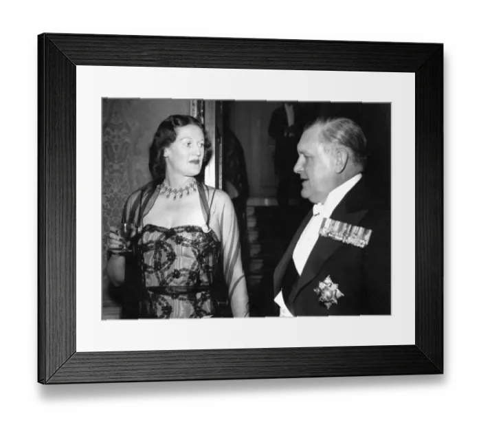 Framed Print : The Royal Aeronautical Society held a dinner at No. 4 Ham? Framed Print : The Royal Aeronautical Society held a dinner at No. 4 Ham?