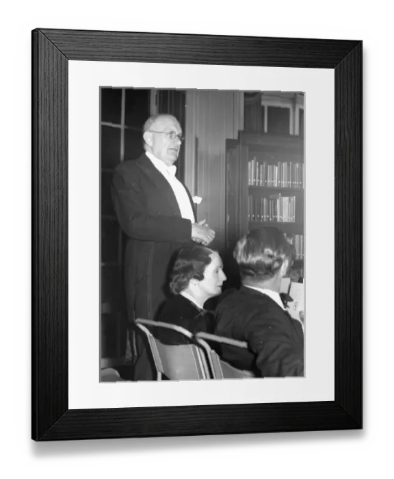 Framed Print : The Royal Aeronautical Society held a dinner at No. 4 Ham? Framed Print : The Royal Aeronautical Society held a dinner at No. 4 Ham?