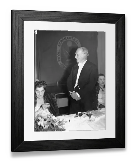 Framed Print : The Royal Aeronautical Society held a dinner at No. 4 Ham? Framed Print : The Royal Aeronautical Society held a dinner at No. 4 Ham?