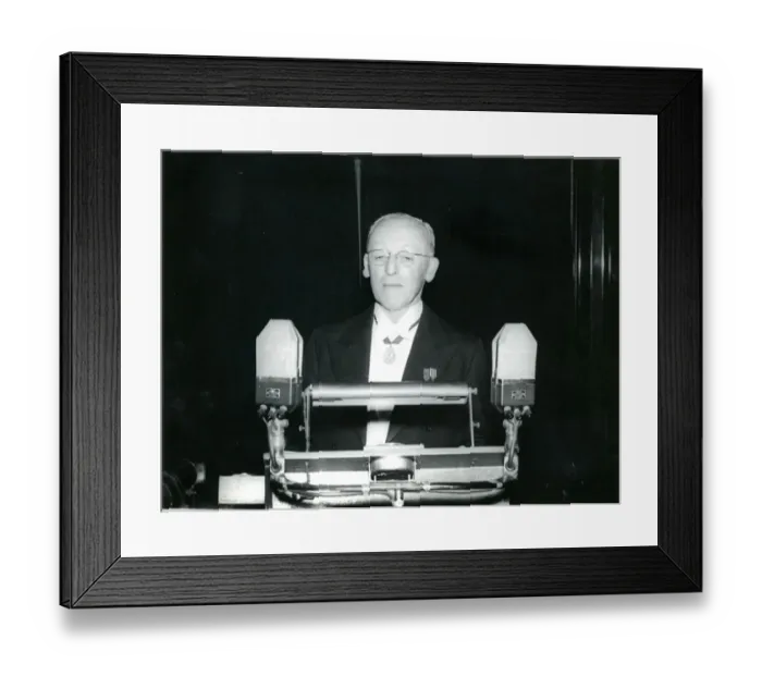 Framed Print : Sir William Farren, Royal Aeronatical Society President ? Framed Print : Sir William Farren, Royal Aeronatical Society President ?