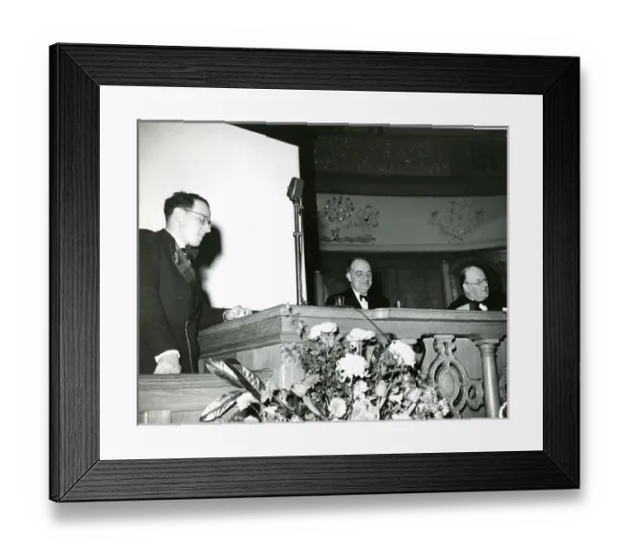Framed Print : Peter Hearne, chairman of the Graduates? and Students? S? Framed Print : Peter Hearne, chairman of the Graduates? and Students? S?