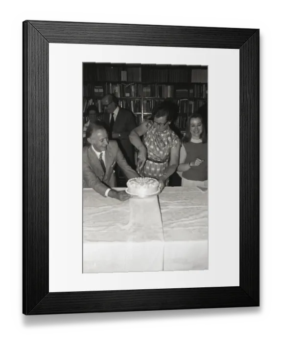 Framed Print : From left: Prof Lew Crabtree, RAeS President 1978-1979 a? Framed Print : From left: Prof Lew Crabtree, RAeS President 1978-1979 a?