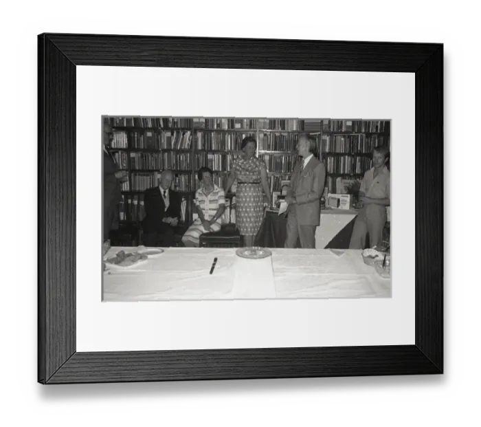 Framed Print : Centre: Prof Lew Crabtree, RAeS President 1978-1979 and ? Framed Print : Centre: Prof Lew Crabtree, RAeS President 1978-1979 and ?