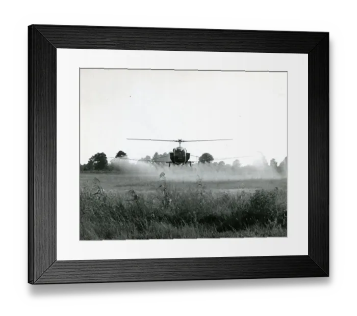 Framed Print : Bell Model 47 crop duster Framed Print : Bell Model 47 crop duster