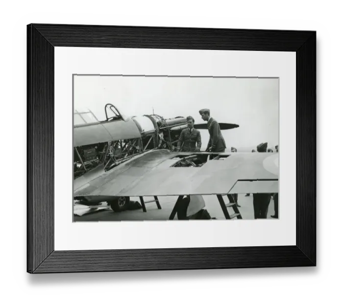 Framed Print : HM King George VI congratulating Sqn Ldr John Woodburn G? Framed Print : HM King George VI congratulating Sqn Ldr John Woodburn G?