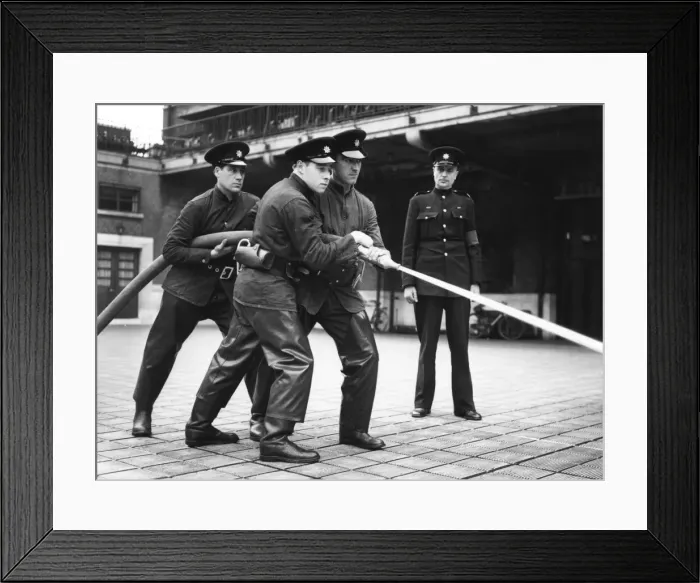 Framed Print : LFB recruits taking part in hosepipe training at HQ Framed Print : LFB recruits taking part in hosepipe training at HQ