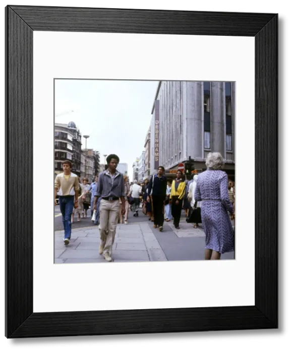 Framed Print : Oxford Street 1979 Framed Print : Oxford Street 1979