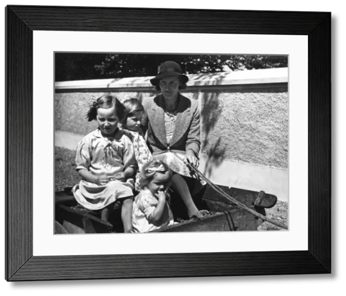 Framed Print : Irish Mother & Girls Framed Print : Irish Mother & Girls