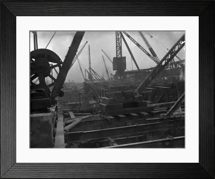 Framed Print : New Lambeth Bridge Framed Print : New Lambeth Bridge