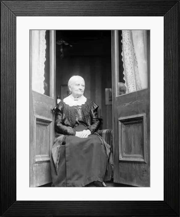 Framed Print : Mrs Palmer, Aged 102 Framed Print : Mrs Palmer, Aged 102