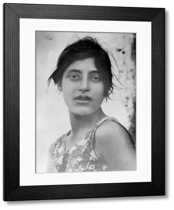 Framed Print : Roumanian Gipsy Girl Framed Print : Roumanian Gipsy Girl
