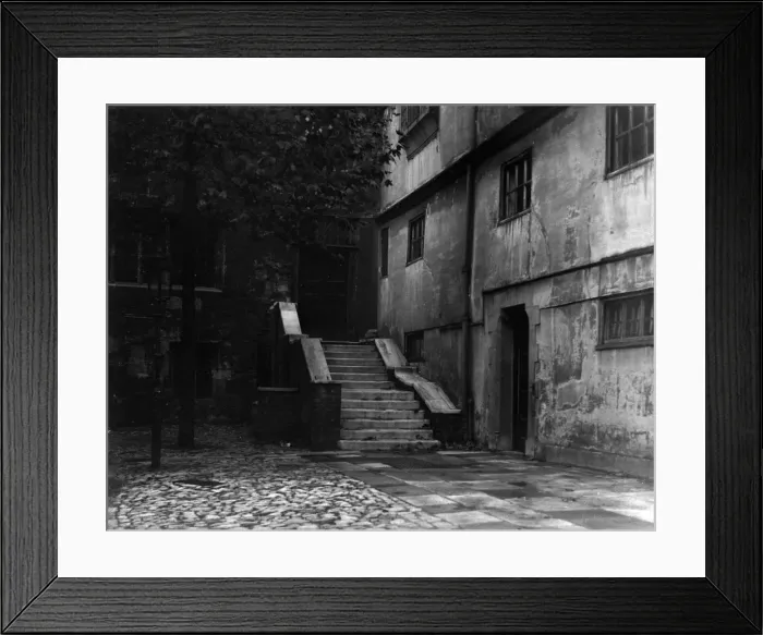 Framed Print : Deans Yard, Westminster Framed Print : Deans Yard, Westminster
