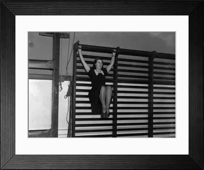 Framed Print : ON THE RIBS Framed Print : ON THE RIBS