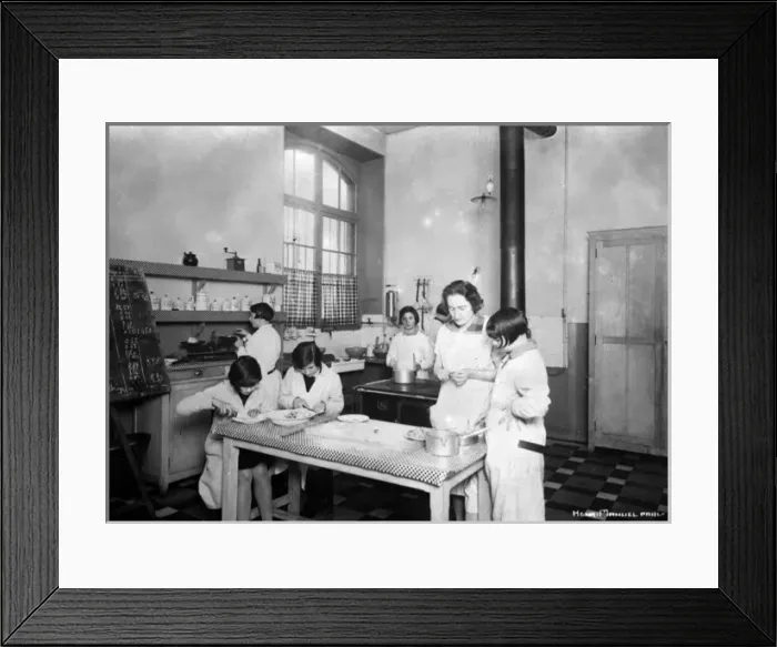 Framed Print : Paris Maternity Hospital