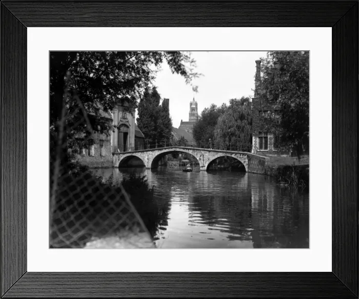 Framed Print : Bruges Canal Scene Framed Print : Bruges Canal Scene