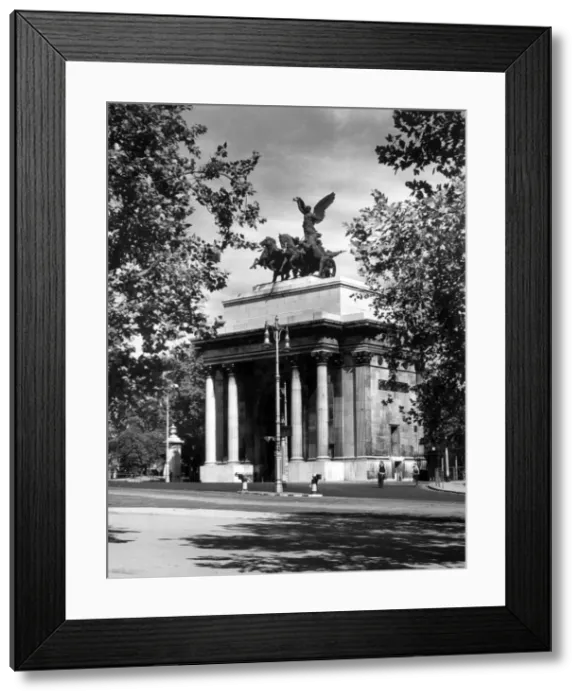 Framed Print : Wellington Arch Framed Print : Wellington Arch